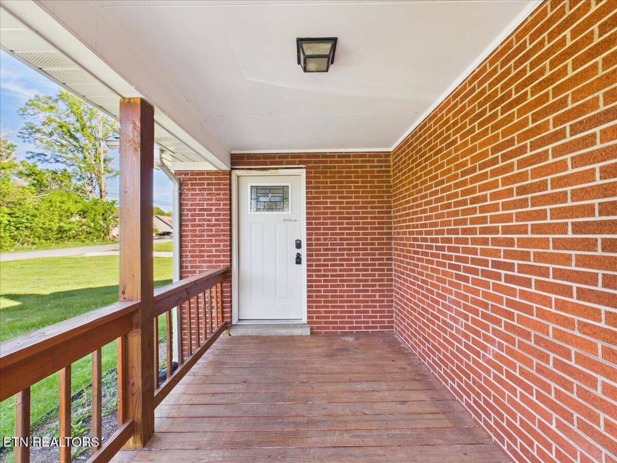 573 Patterson Road Harrogate, TN 37752 - Photo 4 of 57 06-IMG_2181