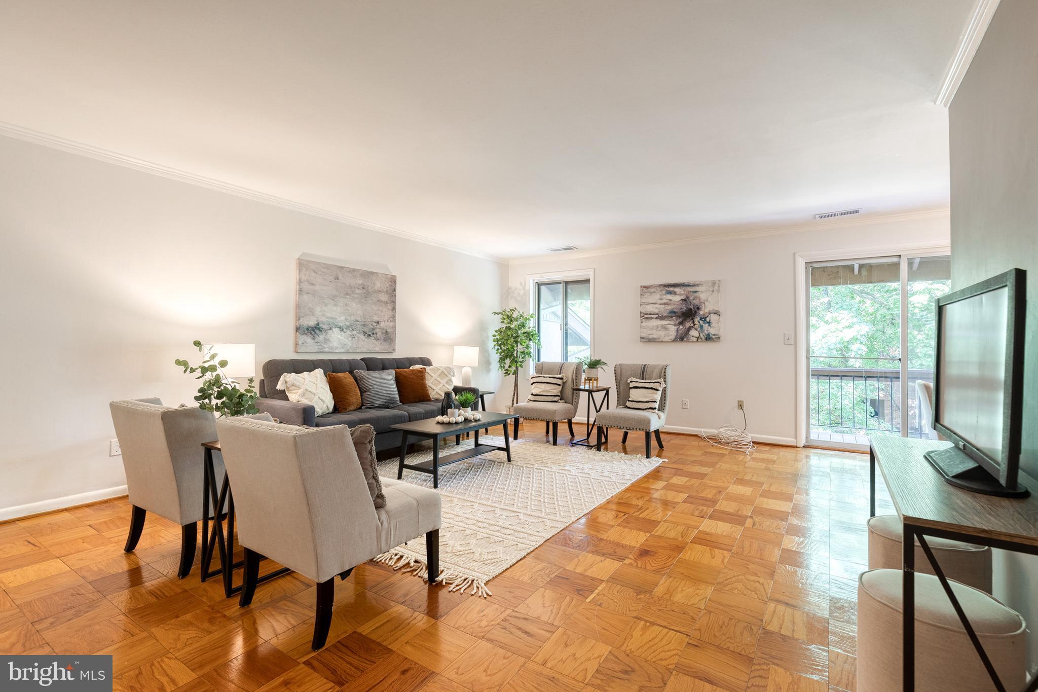 15 Cross Keys Road, Unit 15E Baltimore, MD 21210 - Photo 4 of 23