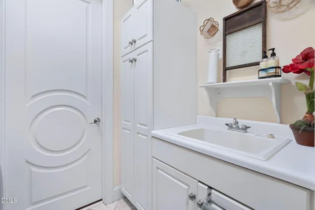 $1,295,000 | 901 Crabtree Crossing Parkway, Cary, NC 27513