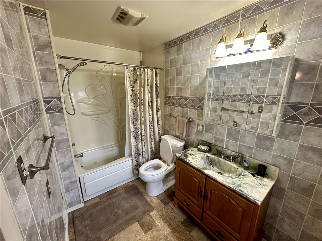 1546 Glenn Way McKees Rocks, PA 15136 - Photo 23 of 39 Gallery Image 23