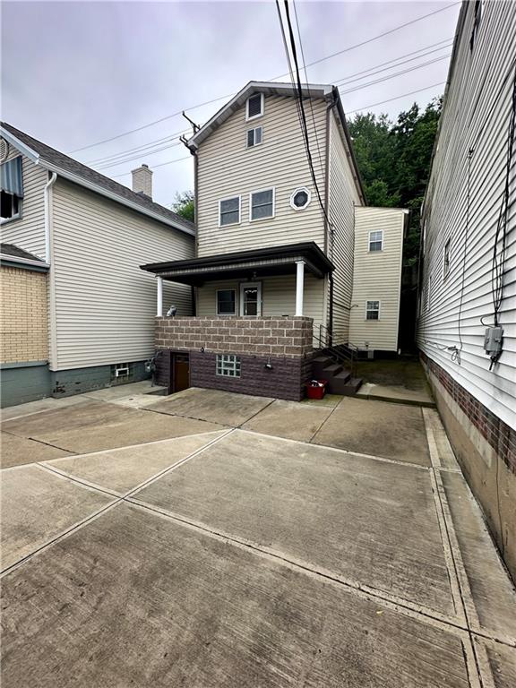 1546 Glenn Way McKees Rocks, PA 15136 - Photo 3 of 39 Gallery Image 3