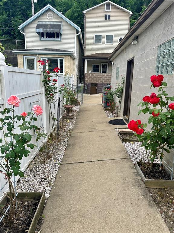 1546 Glenn Way McKees Rocks, PA 15136 - Photo 34 of 39 Gallery Image 34