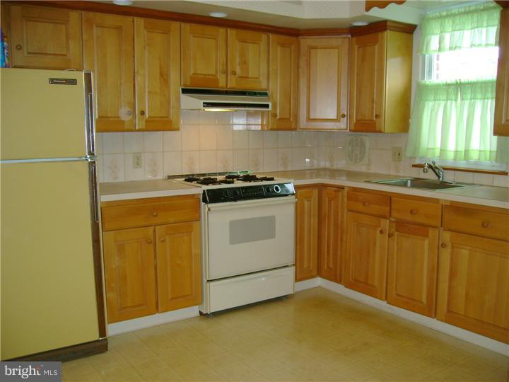 1110 Chesworth Road Philadelphia, PA 19115 - Photo 4 of 11 Gallery Image 4