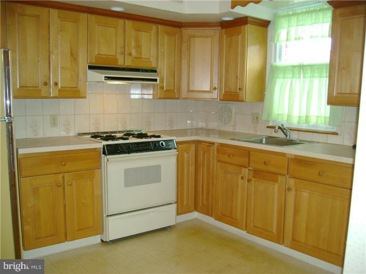 1110 Chesworth Road Philadelphia, PA 19115 - Photo 5 of 11 Gallery Image 5