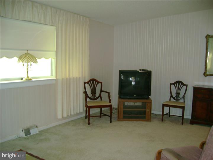 1110 Chesworth Road Philadelphia, PA 19115 - Photo 6 of 11 Gallery Image 6