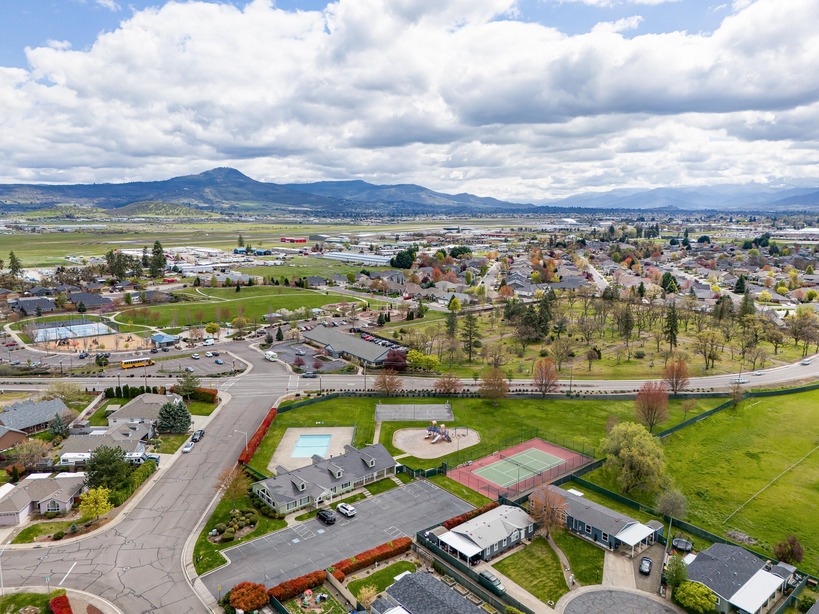 2245 Evan Way Central Point, OR 97502 - Photo 35 of 41 16