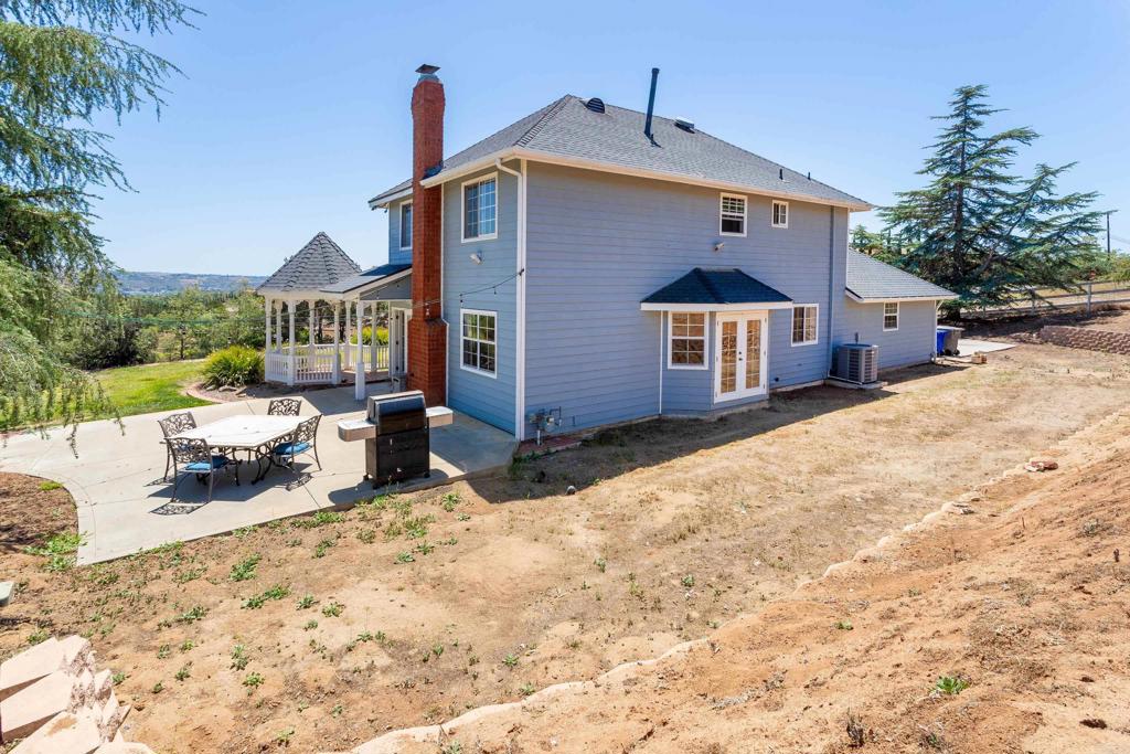 1826 Vía Monserate Fallbrook, CA 92028 - Photo 27 of 31
