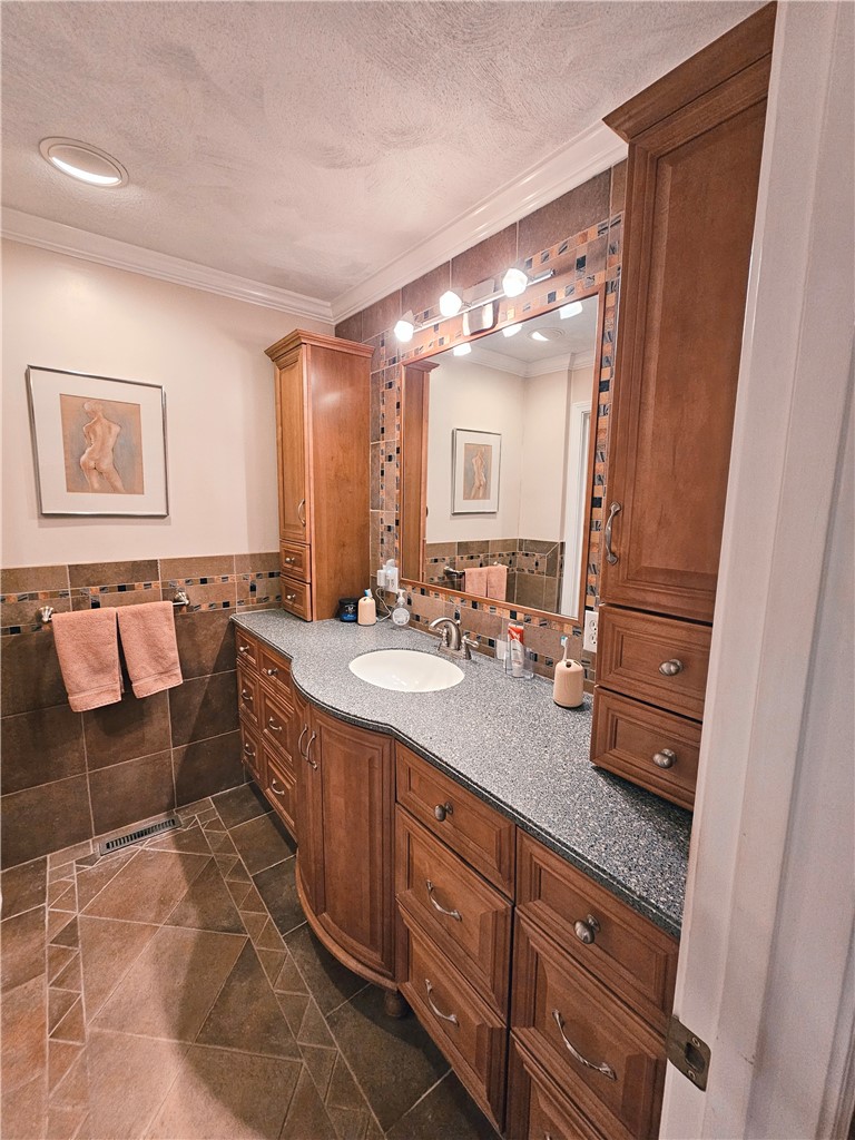 6 Blue Spruce Drive Coventry, RI 02816 - Photo 31 of 49