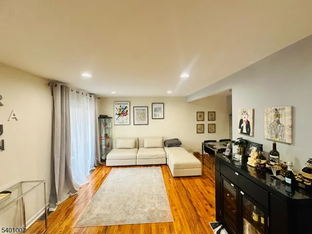 $2,800 | 2350 State Route 10, Unit E31, Morris Plains, NJ 07950