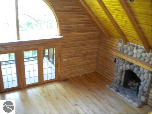 5124 Omena Point Road Omena, MI 49674 - Photo 6 of 15 1719916-5.JPG