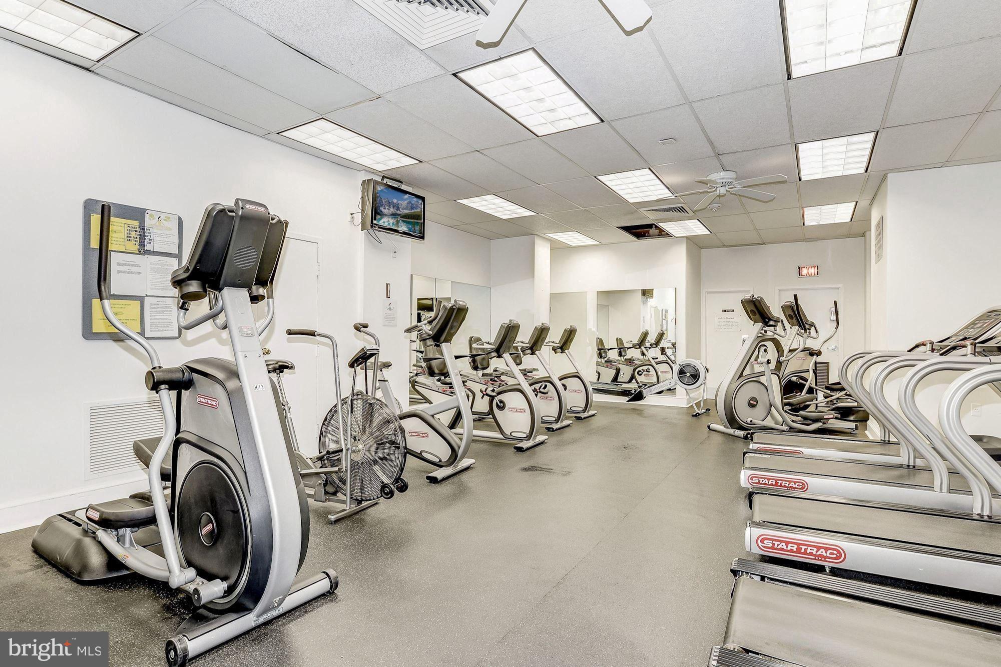 4201 Cathedral Avenue Northwest, Unit 321W Washington, DC 20016 - Photo 9 of 13