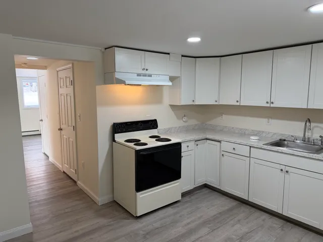 $1,750 | 32 Forest Road, Unit 2, Wolfeboro, NH 03894