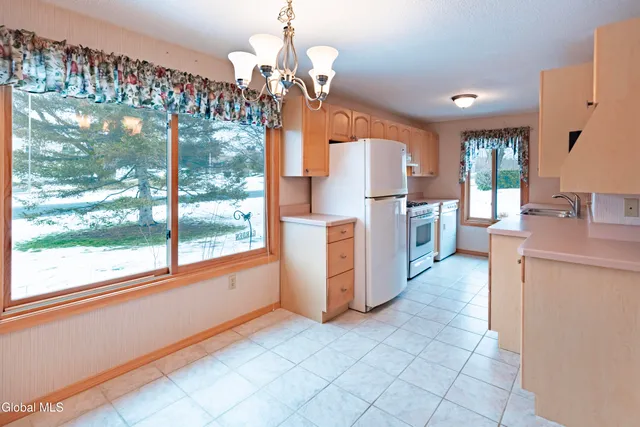 $1,650 | 43 Commons Drive, East Greenbush, NY 12061