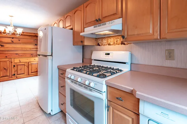 $1,650 | 43 Commons Drive, East Greenbush, NY 12061