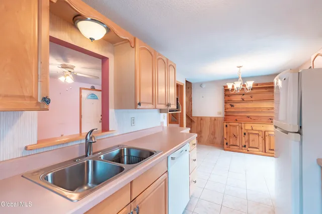 $1,650 | 43 Commons Drive, East Greenbush, NY 12061