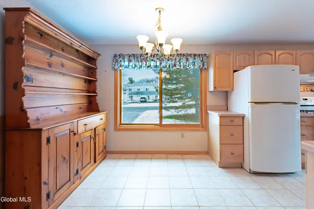 $1,650 | 43 Commons Drive, East Greenbush, NY 12061