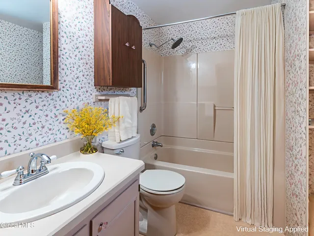 $1,650 | 43 Commons Drive, East Greenbush, NY 12061