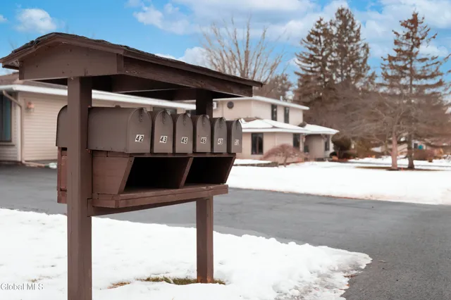 $1,650 | 43 Commons Drive, East Greenbush, NY 12061