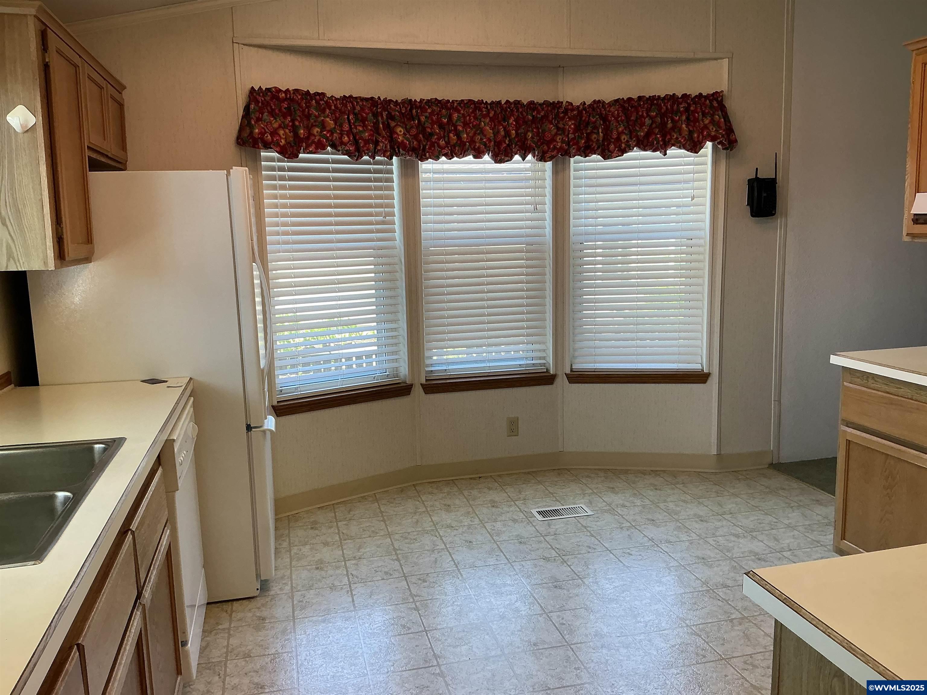 5422 Portland Road Northeast, Unit 143 Salem, OR 97305 - Photo 8 of 29