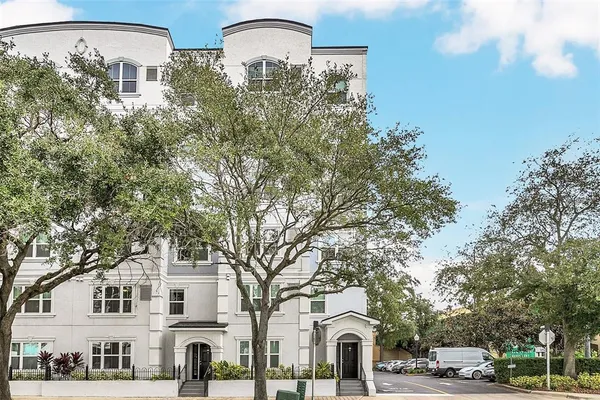$2,400 | 204 East South Street, Unit 1055, Orlando, FL 32801