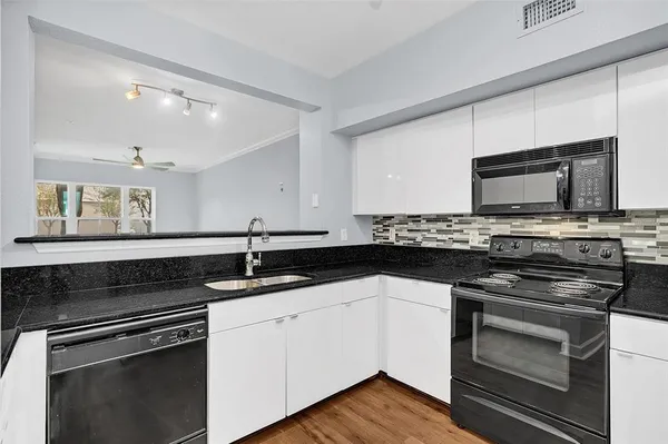 $2,400 | 204 East South Street, Unit 1055, Orlando, FL 32801