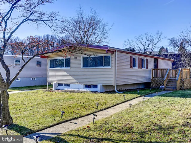 $379,900 | 906 Scotts Hill Drive, Pikesville, MD 21208