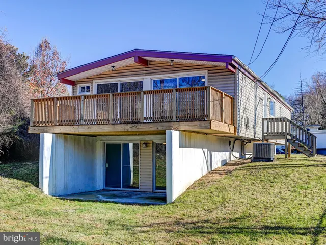 $379,900 | 906 Scotts Hill Drive, Pikesville, MD 21208