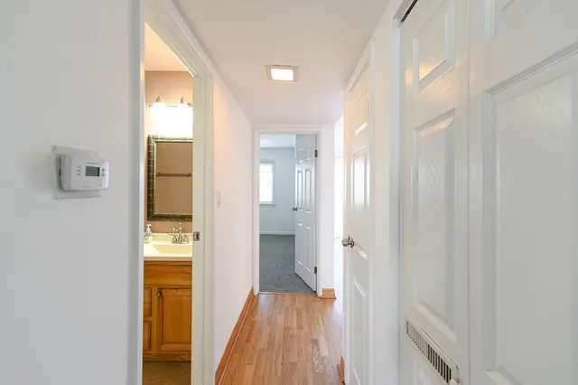 $1,800 | 9457 Bay Colony Drive, Unit 3N, Des Plaines, IL 60016