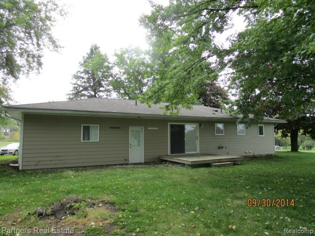 1300 Mower Road Pinckney, MI 48169 - Photo 11 of 11 Rear View (2).jpg