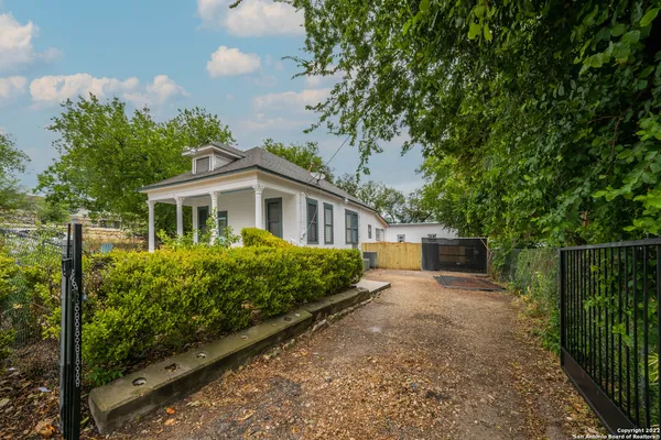 $1,850 | 212 Mclane Street, Unit A, San Antonio, TX 78212