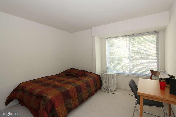 1784 Ivy Oak Square Reston, VA 20190 - Photo 21 of 30 Bedroom