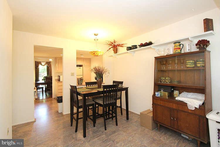 1784 Ivy Oak Square Reston, VA 20190 - Photo 6 of 30 Dining Room
