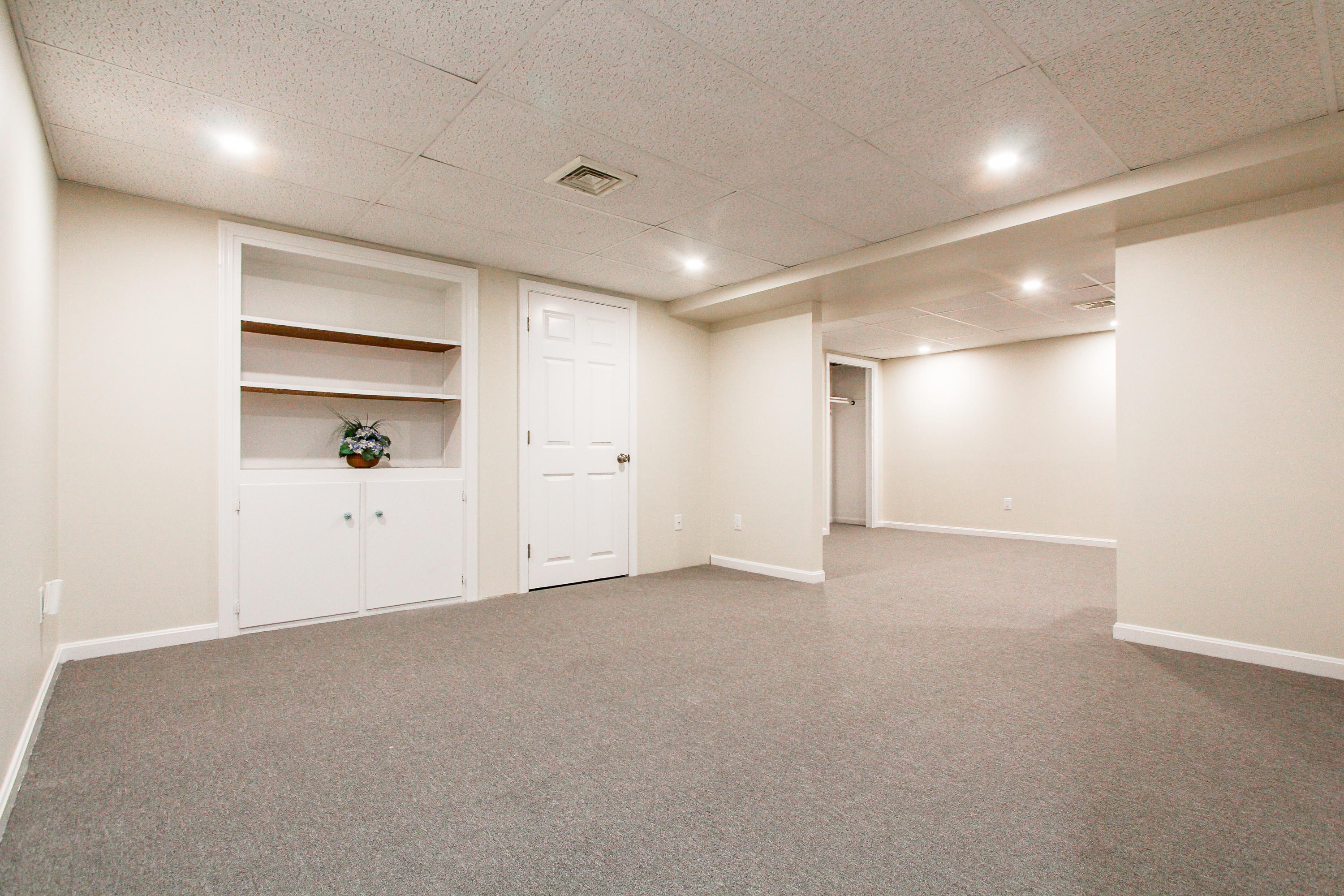 199 Skunknet Road Centerville, MA 02632 - Photo 29 of 37 a view of an empty room