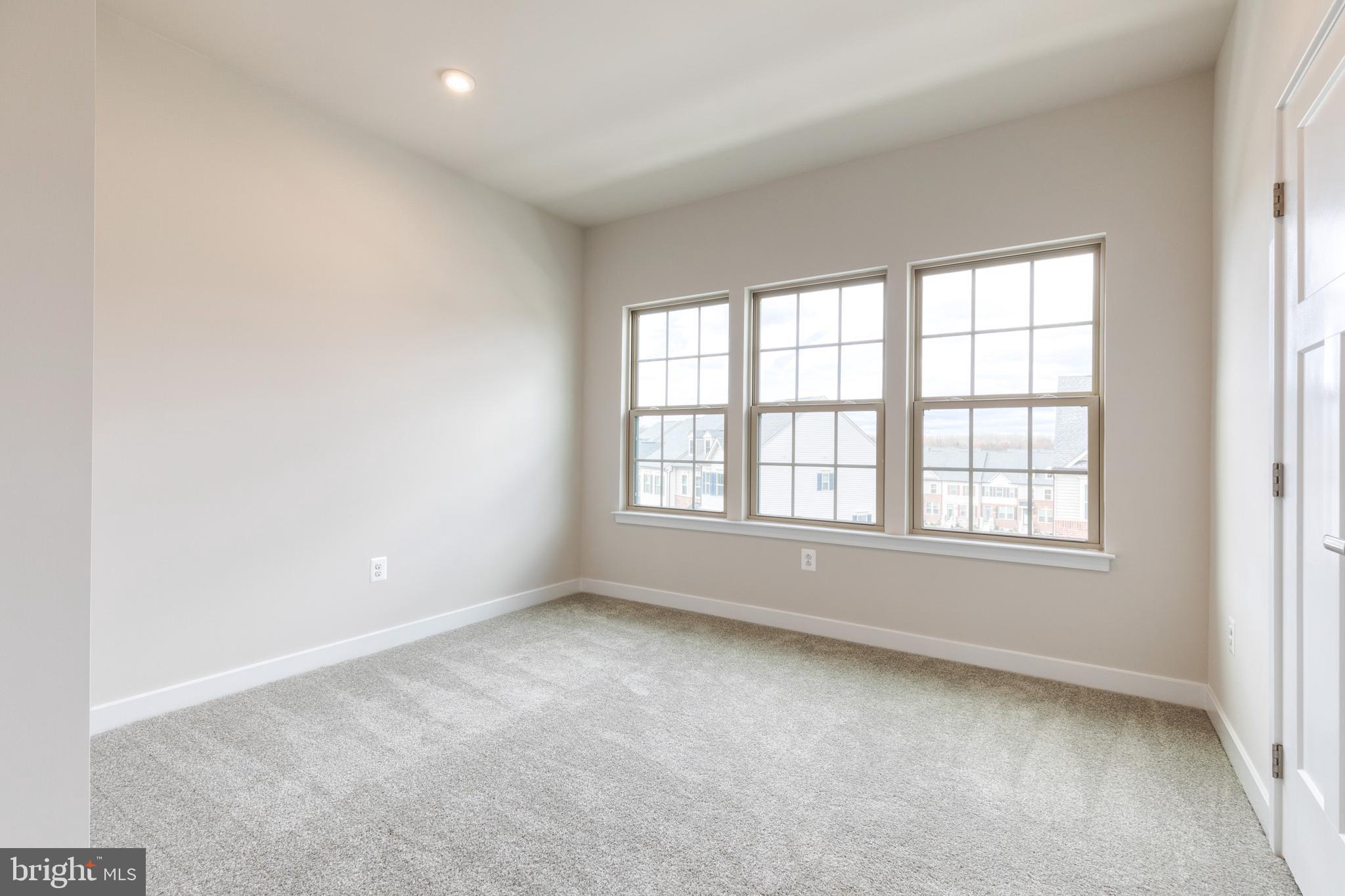 3433 Jacobs Ford Way Hanover, MD 21076 - Photo 31 of 37 an empty room with a window