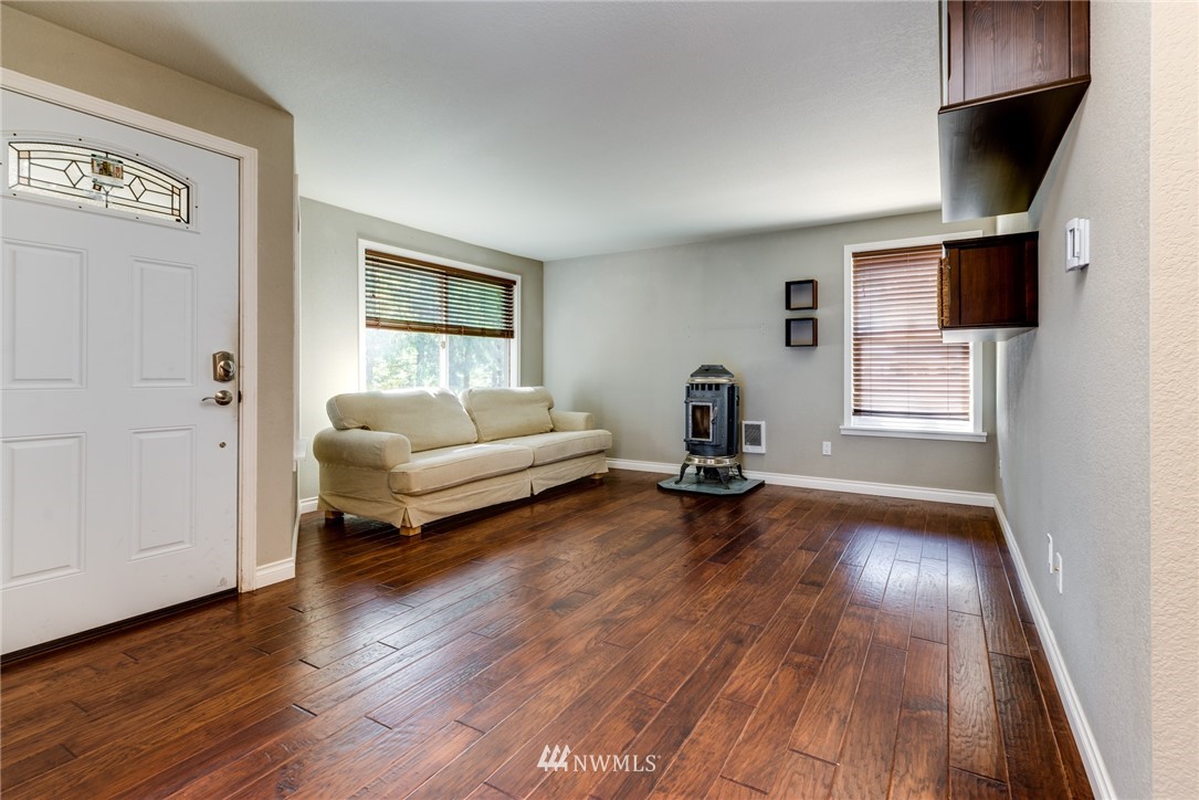 1508 Diamond Road Southeast Lacey, WA 98503 - Photo 3 of 19 Gallery Image 3