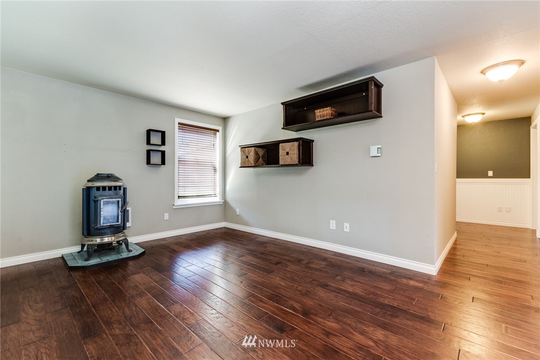 1508 Diamond Road Southeast Lacey, WA 98503 - Photo 4 of 19 Gallery Image 4
