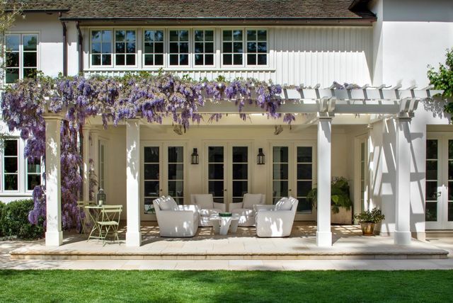 a front view of house with yard