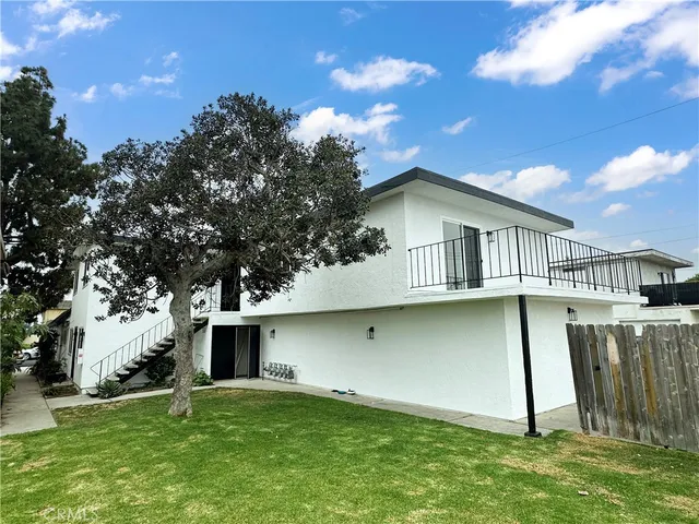 $1,995,000 | 17412 Dairyview Circle, Huntington Beach, CA 92647