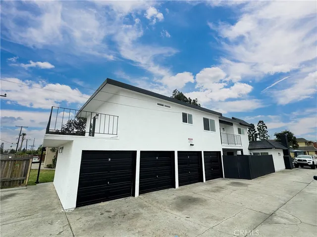 $1,995,000 | 17412 Dairyview Circle, Huntington Beach, CA 92647