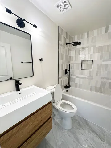 $1,995,000 | 17412 Dairyview Circle, Huntington Beach, CA 92647