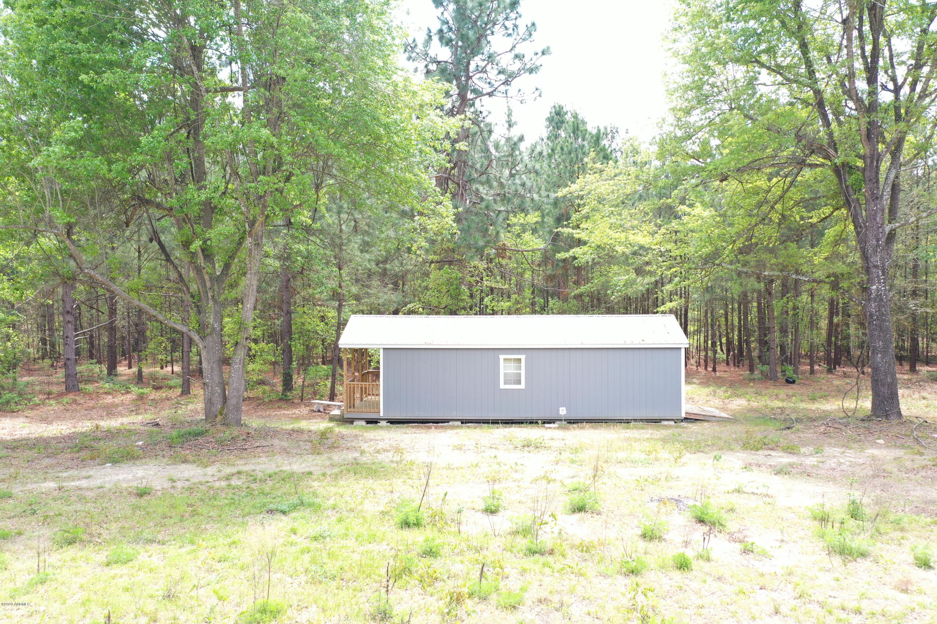 330 Whittle Pond Road Williston, SC 29853 - Photo 3 of 50 04