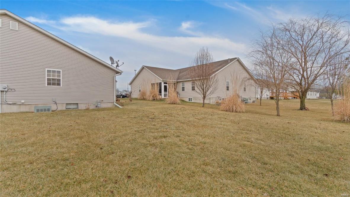 205 Mueller Lane Waterloo, IL 62298 - Photo 31 of 36 Gallery Image 31