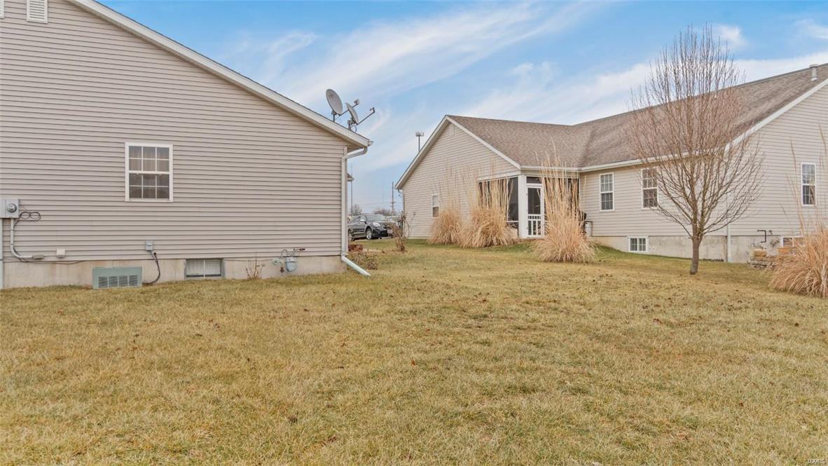 205 Mueller Lane Waterloo, IL 62298 - Photo 35 of 36 Gallery Image 35