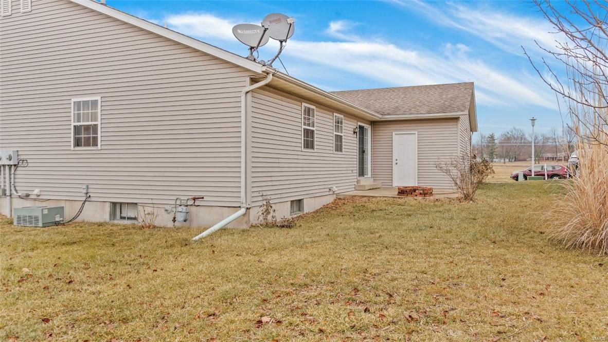205 Mueller Lane Waterloo, IL 62298 - Photo 6 of 36 Gallery Image 6