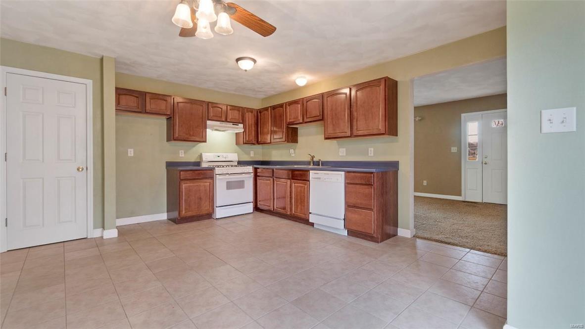205 Mueller Lane Waterloo, IL 62298 - Photo 9 of 36 Gallery Image 9