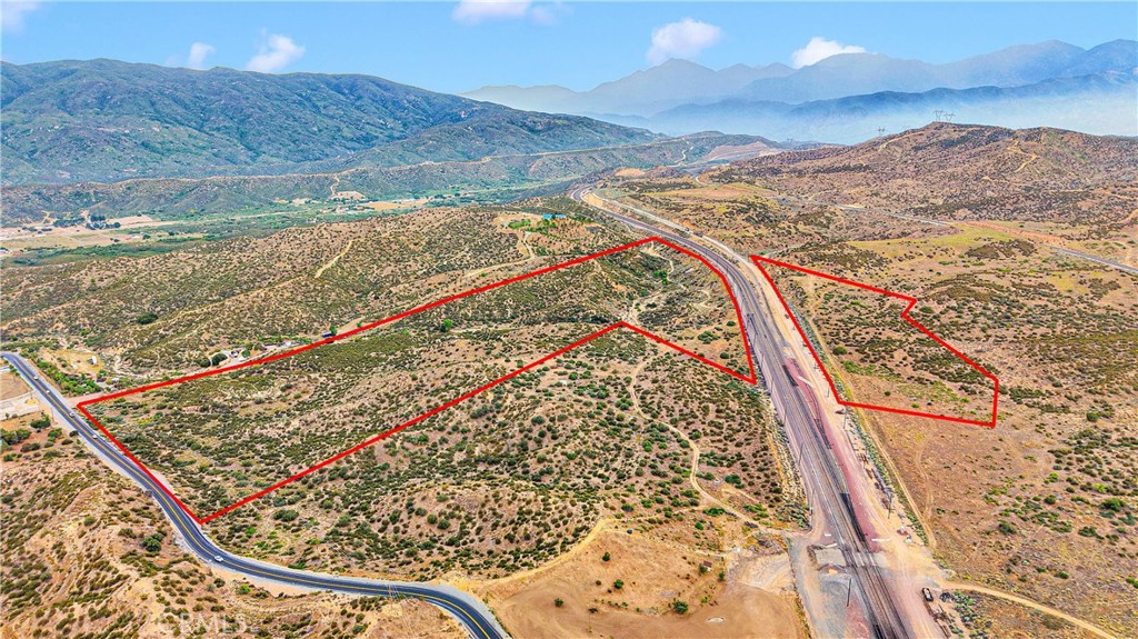 4550 Summit Valley Road Hesperia, CA 92345 - Photo 3 of 19 a view of a tennis court