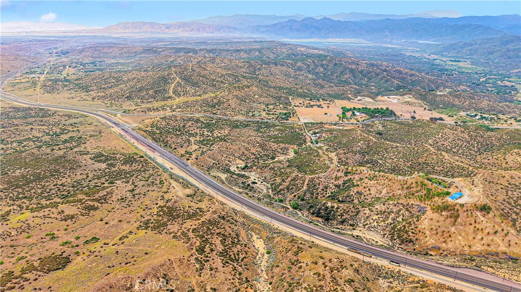 4550 Summit Valley Road Hesperia, CA 92345 - Photo 7 of 19 a view of an ocean