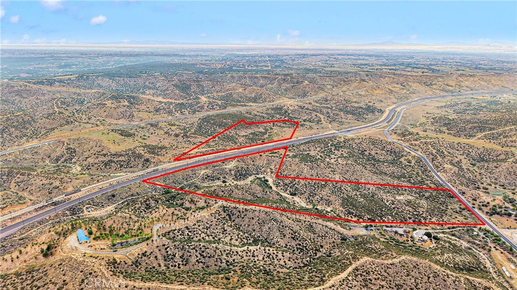 4550 Summit Valley Road Hesperia, CA 92345 - Photo 8 of 19 a view of an ocean view