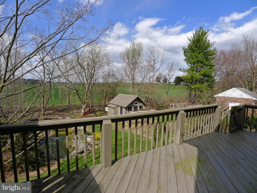 209 Bomberger Road Akron, PA 17501 - Photo 23 of 41