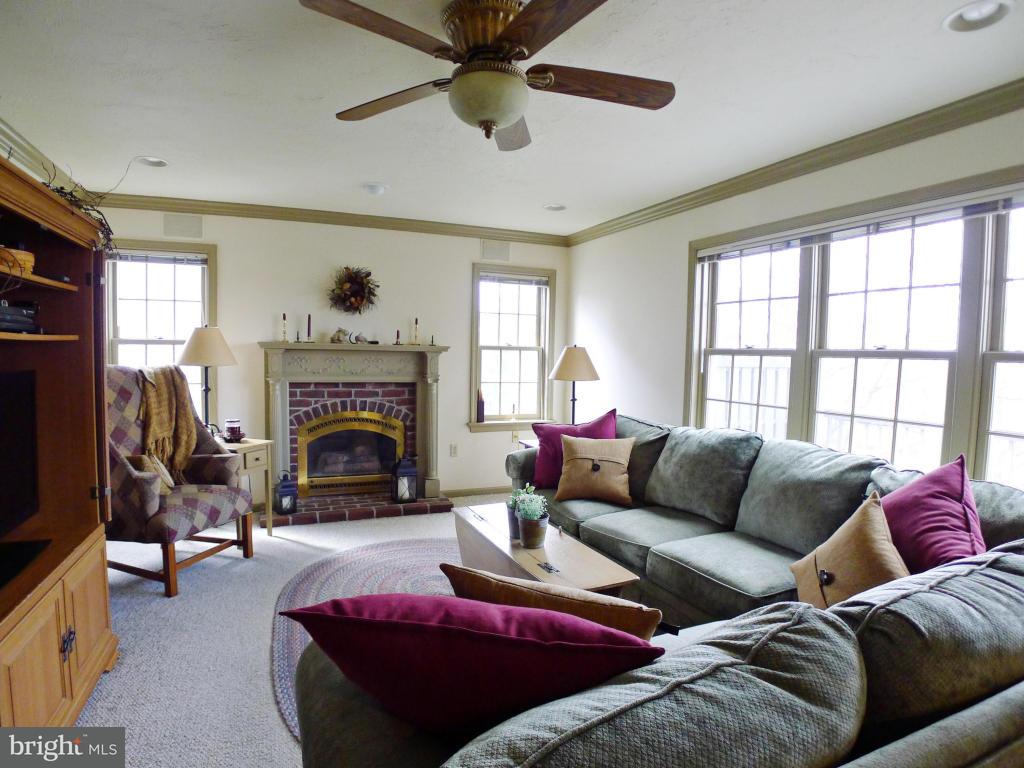 209 Bomberger Road Akron, PA 17501 - Photo 9 of 41